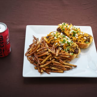 $12.00 Meal Deal: Chili Dog